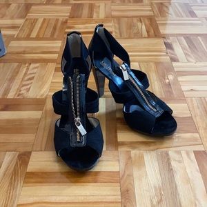 Brand new Michael Kors heals 9.5